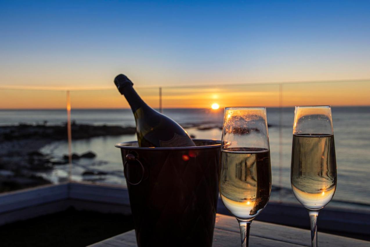 Clifton Yolo Spaces - Clifton Beachfront Apartments Cape Town Bagian luar foto