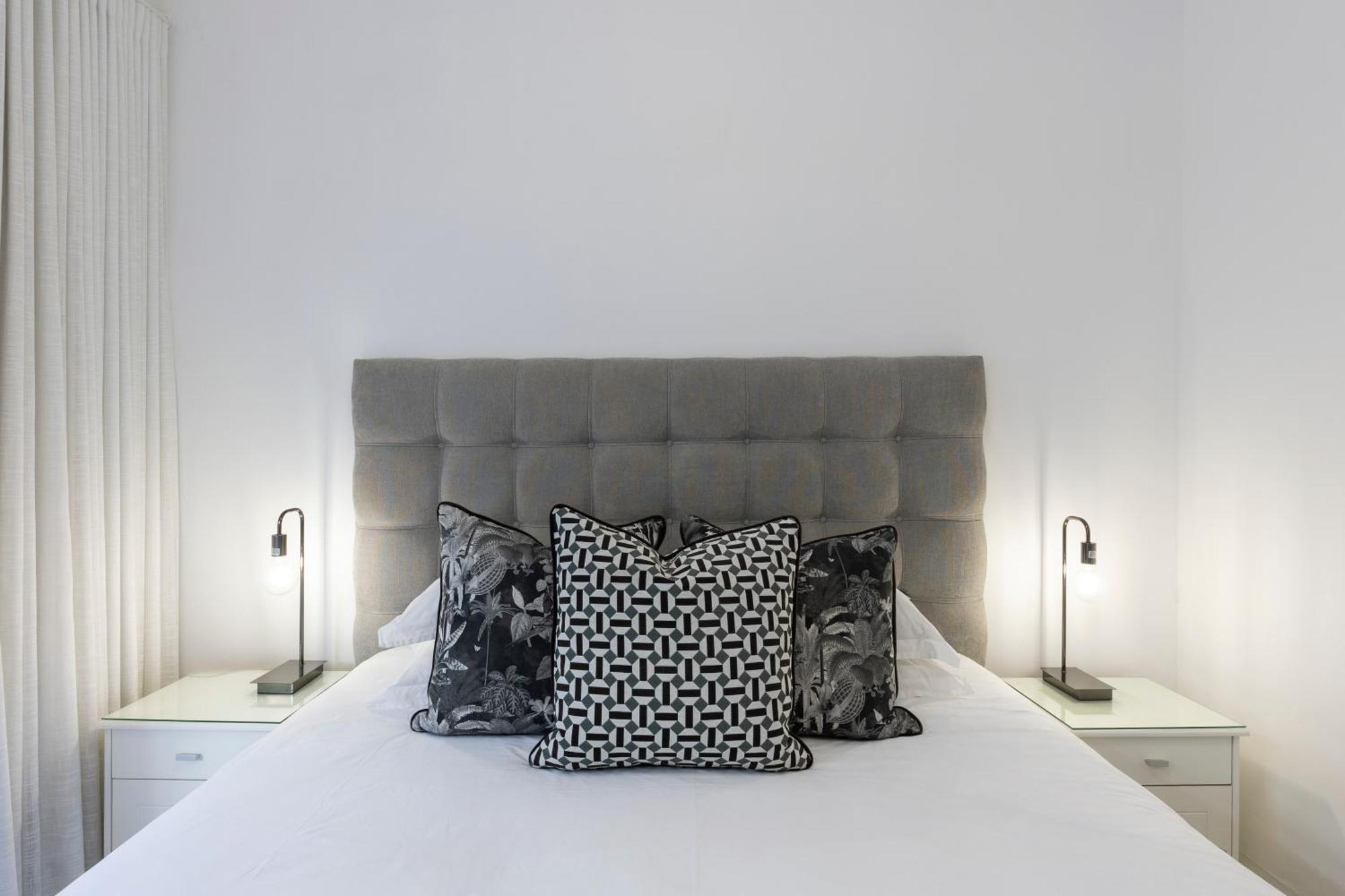 Clifton Yolo Spaces - Clifton Beachfront Apartments Cape Town Bagian luar foto