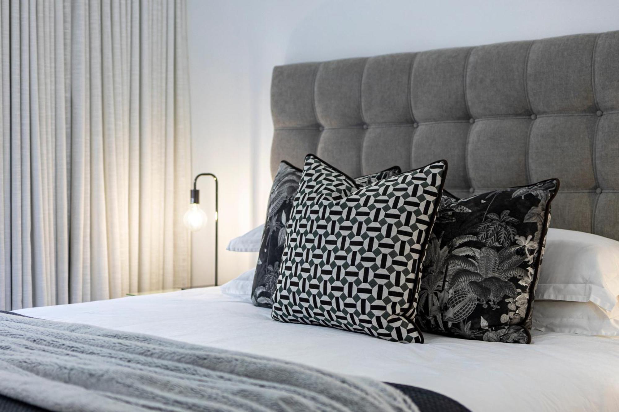 Clifton Yolo Spaces - Clifton Beachfront Apartments Cape Town Bagian luar foto