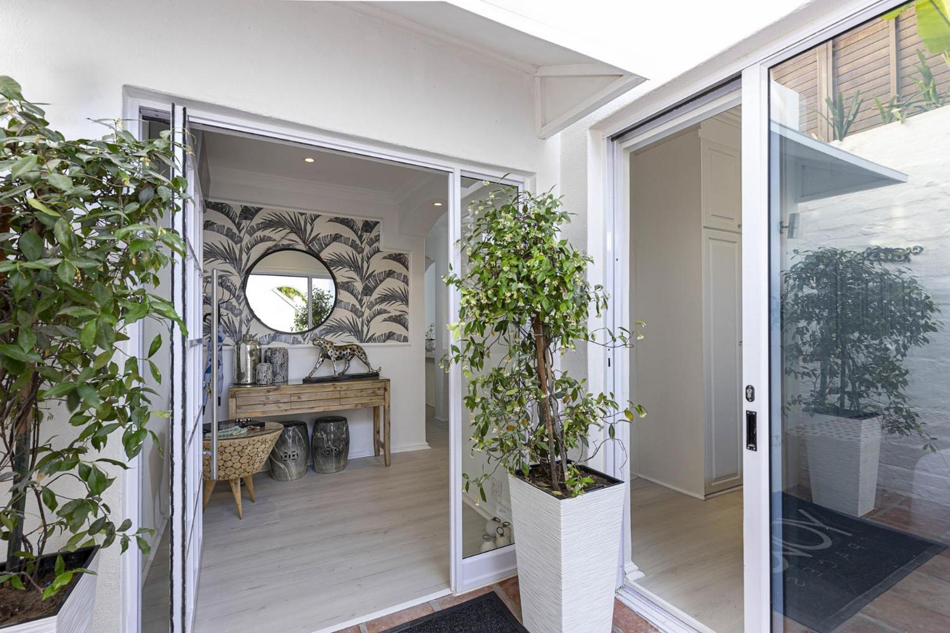Clifton Yolo Spaces - Clifton Beachfront Apartments Cape Town Bagian luar foto
